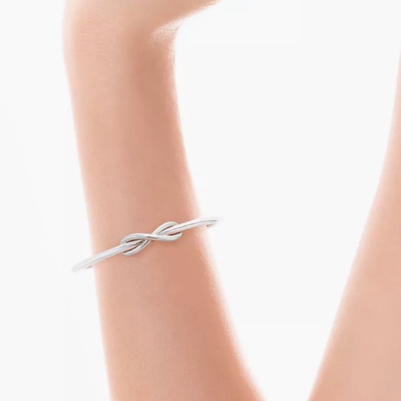 Authentic Tiffany & Co. Sterling Silver Infinity Cuff Knot Bracelet Medium - Picture 2 of 9